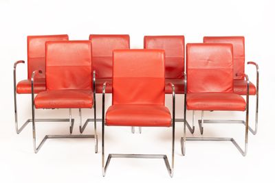 EFFEZETA. Suite de sept chaises cantilever en métal chromé e…