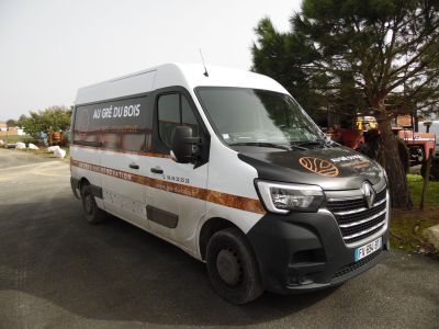 - RENAULT MASTER L2H2 - situé lieudit La Chancellerie 17430 …