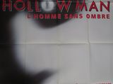 L'affiche du film *Hollow Woman* est présentée en noir et blanc.