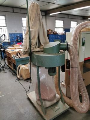 une image d'une machine dans une usine
