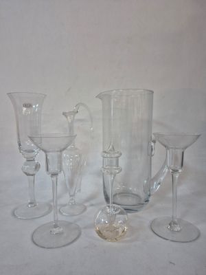 Lot de verrerie comprenant un grand bocal, 1 pichet, 3 bouge…