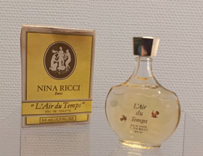 NINA RICCI L'air du temps Flacon en verre, de forme évasée, …