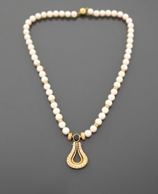 Ravissant collier d'un rang de perles de culture de 7 mm de …