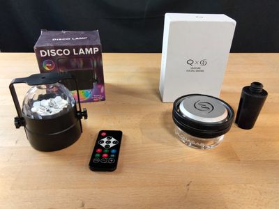 Lot composé d'un accessoire pour vapoter et lampe disco.