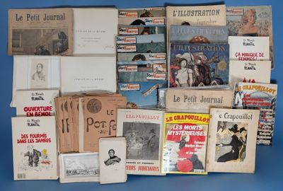 Plusieurs livres sont empilés les uns sur les autres sur une surface bleue