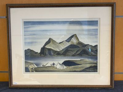 tableau représentant un paysage de montagne avec des tentes au premier plan et des montagnes à l'arrière-plan