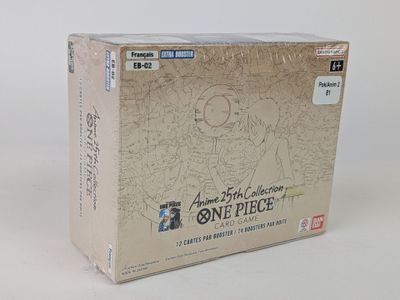 La boîte contenant la figurine de l'anime « One Piece » est posée sur une surface blanche.