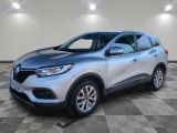 le nouveau renault c - cross suv est garé dans un showroom