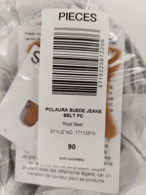 un sac contenant des morceaux de nourriture, sur lequel est apposée une étiquette de prix