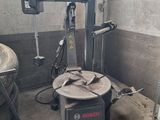 une machine qui se trouve dans un garage