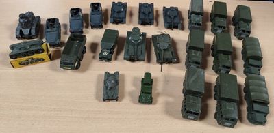 de nombreux véhicules militaires qui sont à l'étude