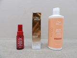 un flacon de liquide et un flacon de lotion placés l'un à côté de l'autre