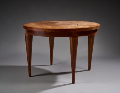 Guéridon à plateau circulaire en placage d’acajou sur ceintu…