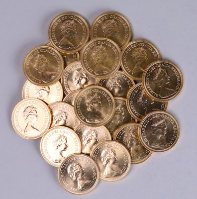 a lot of coins that are on the table