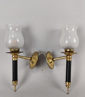 paire d'appliques murales en laiton et en verre avec des socles noirs