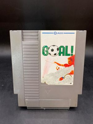 un vieux jeu Nintendo intitulé « Goal », sur la jaquette duquel figure un ballon de foot