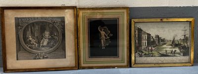 trois photos encadrées d'un homme et d'une femme sur un mur
