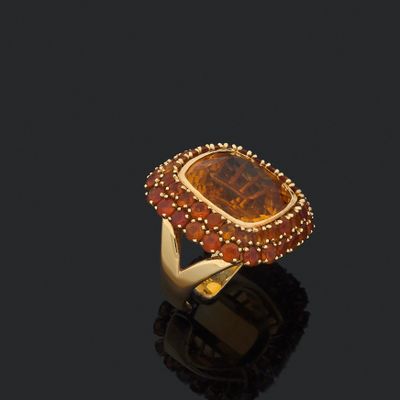 Importante bague de cocktail en or jaune 750‰, ornée en son …