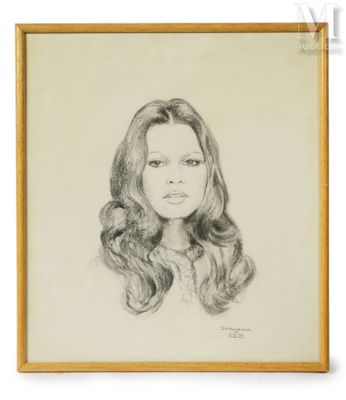 un dessin représentant le visage d'une femme aux cheveux longs