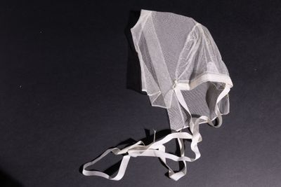 Coiffe dite "penn sardin"" de Douarnenez-Concarneau ? en tulle carré ( - Photo 1