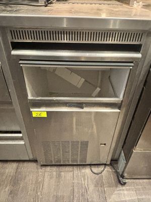 1 machine a glacons ELECTROLUX