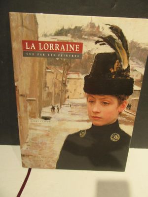 une photo d'un livre sur laquelle figure une femme portant un chapeau