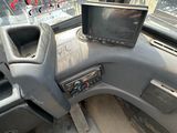 vue de l'intérieur d'un véhicule équipé d'un écran