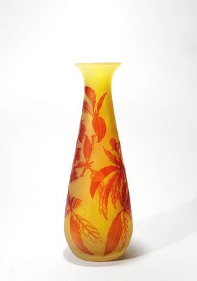 ETABLISSEMENTS GALLE. VASE en verre multicouche dégagé à l'a…