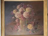 une peinture représentant des fleurs dans un vase posé par terre
