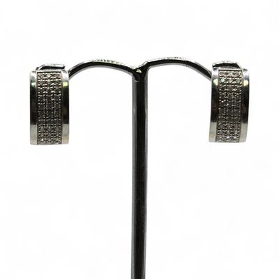 Paire de créoles en or gris (750 millièmes) pavés de diamant…