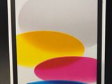 Le nouvel iPad 11 d'Apple est exposé dans un magasin