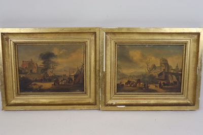 paire de peintures à l'huile anciennes représentant un paysage avec une scène de village