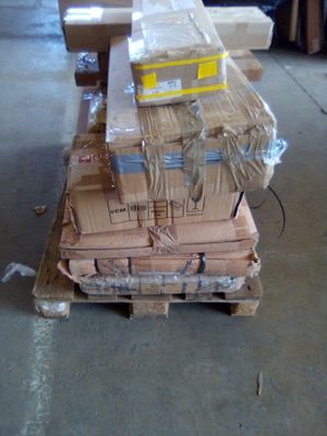 71 / Lot divers d'environ 120 Kg de meubles de marque V…