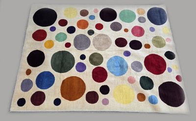 an image of a rug with a lot of dots on it