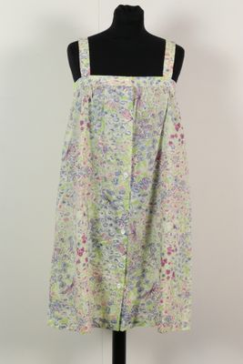 une image d'une robe sur un mannequin
