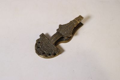 Max LE VERRIER (1891-1973) Pince à courrier en bronze, signé…