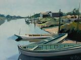 tableau représentant des bateaux amarrés au bord d'un lac, avec une maison en arrière-plan