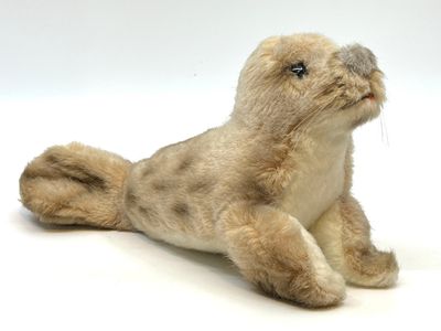 STEIFF. Phoque en peluche. Médaille.