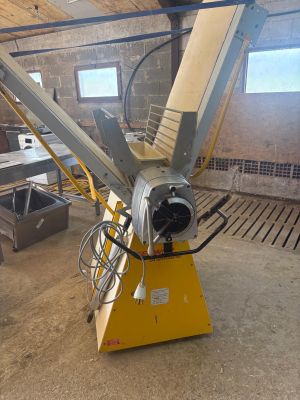 a machine that is sitting inside of a building