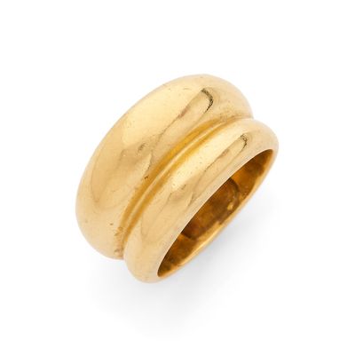 une bague en anneau en or jaune 18 carats