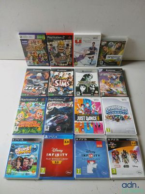 beaucoup de jeux vidéo sur la table