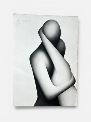 une photo en noir et blanc d'un homme et d'une femme qui s'étreignent