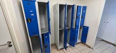 14 Meubles Vestiaries 4 Casiers, Fermeture A Cadenas, Dont C…