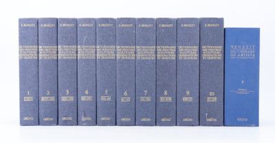 Six livres de la Bible sont alignés sur une surface blanche
