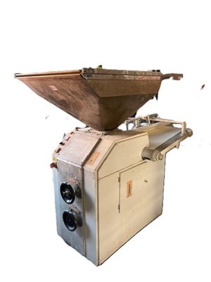 a small machine that is sitting on top of a table