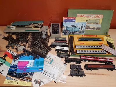 HORNBY ACHO, Lot comprenant : un coffret 6150 "Le Vendéen" c…