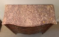 COMMODE en bois de placage et marqueterie ouvrant par trois … (photo 2)