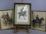 trois photos encadrées représentant des hommes à cheval et un homme à cheval