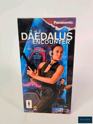 une boîte sur laquelle figure l'image d'une femme tenant un pistolet