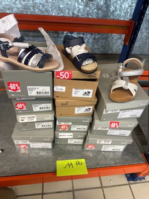 Lot de 11 paires chaussures enfants de la marque ASTER